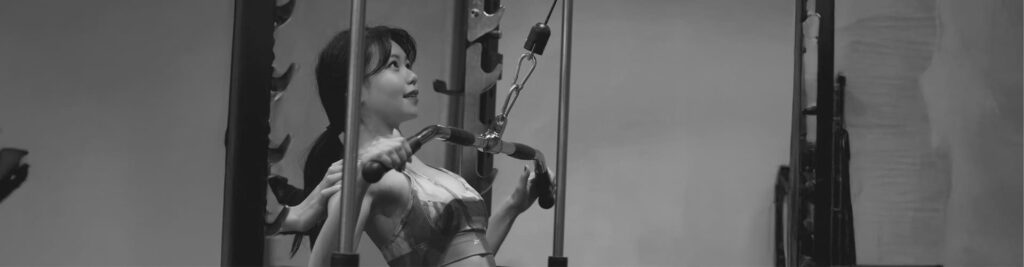 トレーニングをする女性